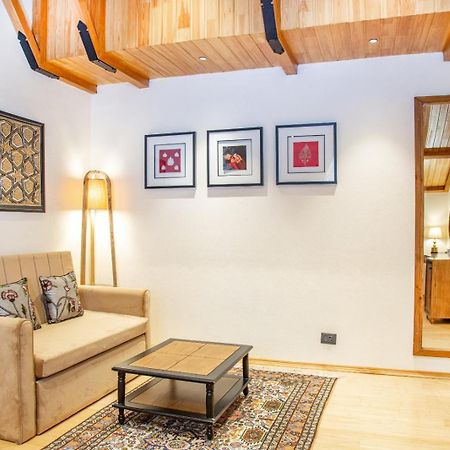 Lemon Tree Hotel Srinagar Екстер'єр фото
