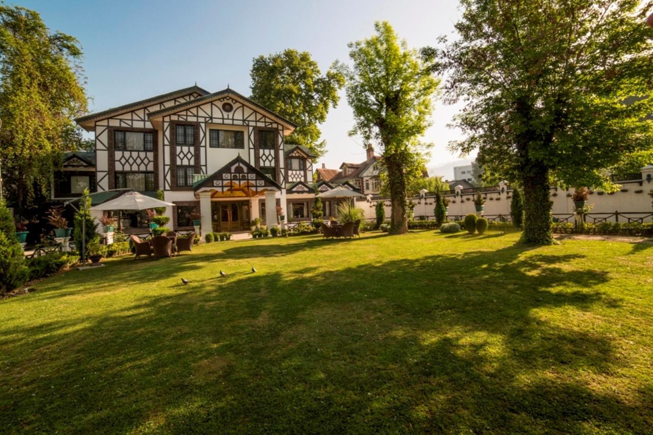 Lemon Tree Hotel Srinagar Екстер'єр фото